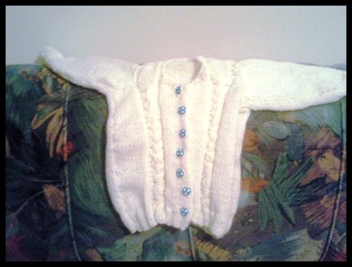 סוודר לבן לתינוק