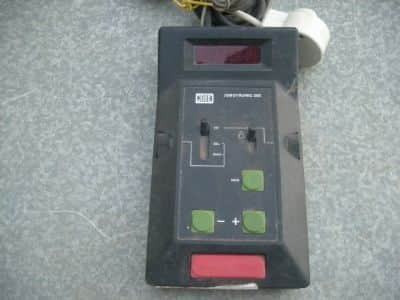 בקר  טיימר  לתאורה   jobotronic  200