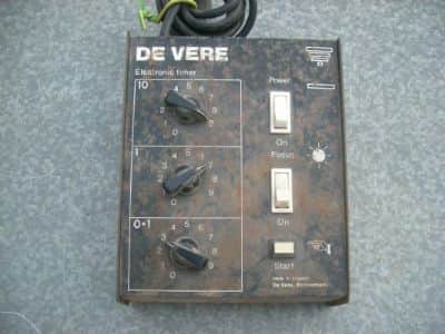 בקר  טיימר   devere  electronic  timer