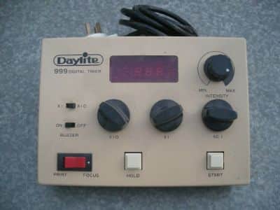 בקר  טיימר  לתאורה  daylite  999  digital  timer