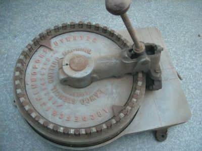 כלי  עבודה   lawco  stencil  cutting  machine