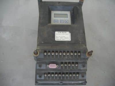 בקר   voltage  regulator