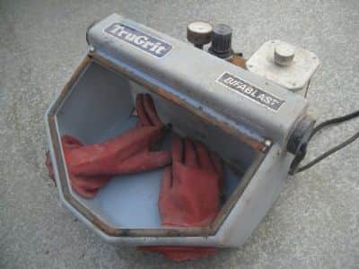 תא  כפפות  לניקוי  חול  trugrit  bifablast