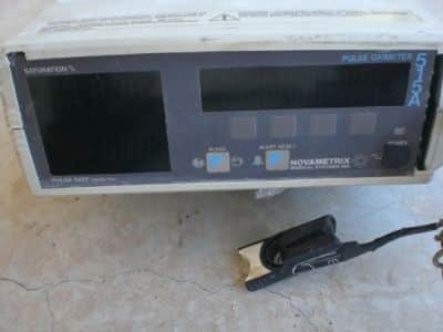 ציוד  רפואי  pulse  oximeter  novametrix  515a