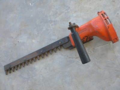 גזמת  לחרמש   black  decker