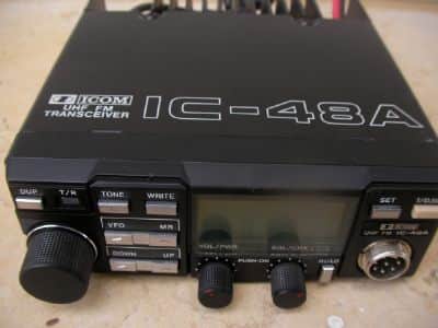מכשיר  קשר  לחובבי  רדיו   icom  ic-48a