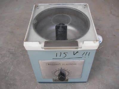 צנטריפוגה   beckman  152  microfuge