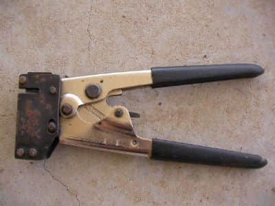 חותך  ומקלף   strip  connector  orientation