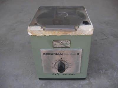 צנטרפוגה   beckman  microfuge  b