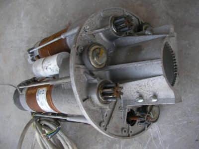מערכת  שינוע  עם  2  מנועים