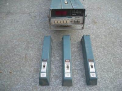 מד  אור      tektronix  j 16