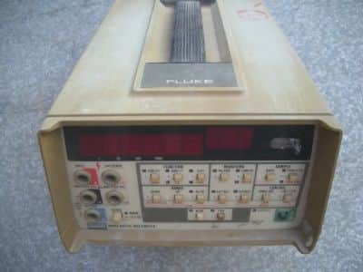 צב"ד    אלקטרוניקה     fluke  8860 a