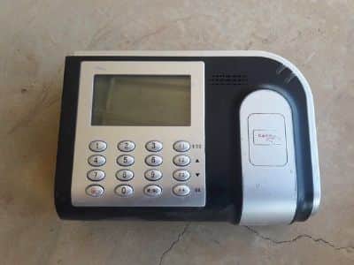 מכשיר  זמן  נוכחות  ביומטרי