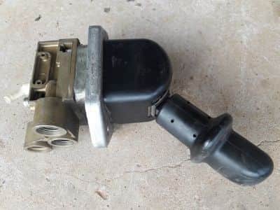 ברז  לחץ  שמן  wabco
