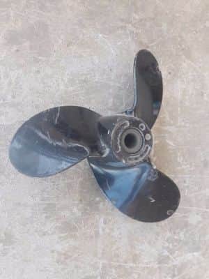 מדחף  למנוע  ימי