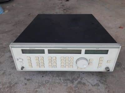 סיגנל  גנרטור  wavetek  2520a
