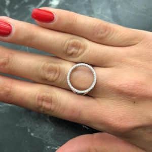 טבעת מעגל חלול כסף משובץ