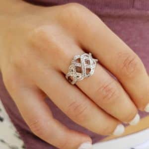 טבעת טרייבל כסף משובץ