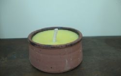 נרות במגוון צורות וכלים עם חומר נגד יתושים,ציטרונלה