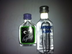 מתנות לחתונה,מתנות לאורחים,בקבוקים אישיים לחתונה או אירוע,וודקה,פיג'לינג כולל ברכה על הבקבוק