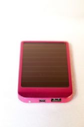 מטען ל mp3/mp4/פלאפונים/מצלמות בעוצמה 2600 mAh