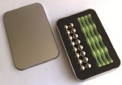 מעמד שולחן עם מגנטים זוהרים, 40 חלקים, קופסה מהודר