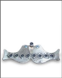 חנוכיה בצורת יונה