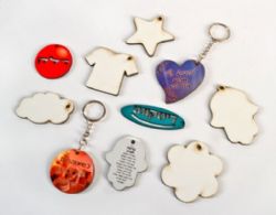 מחזיקי מפתחות בלייזר,מחזיק מפתחות מעץ עם לוגו