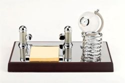 מעמד שולחני מהודר